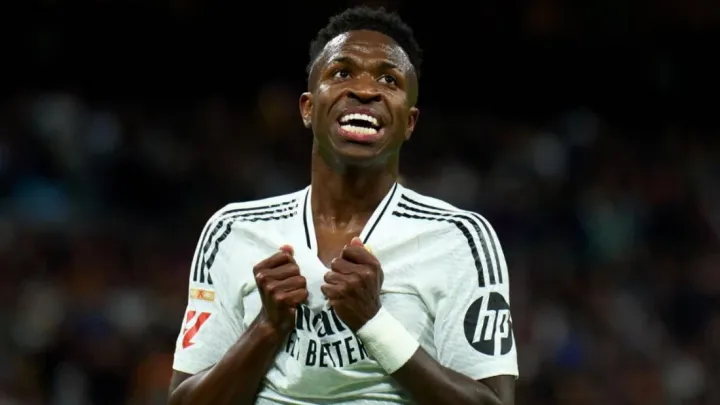 Real's final ultimatum to Vinicius, indicating sale if not renewal
